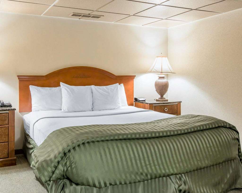 Clarion Inn Conference Center Modesto Esterno foto