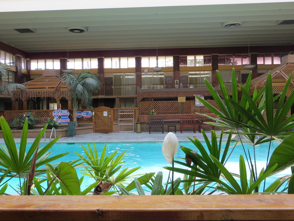 Clarion Inn Conference Center Modesto Esterno foto