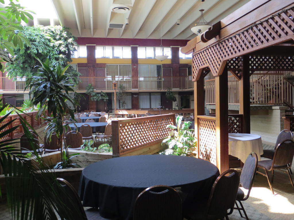 Clarion Inn Conference Center Modesto Esterno foto