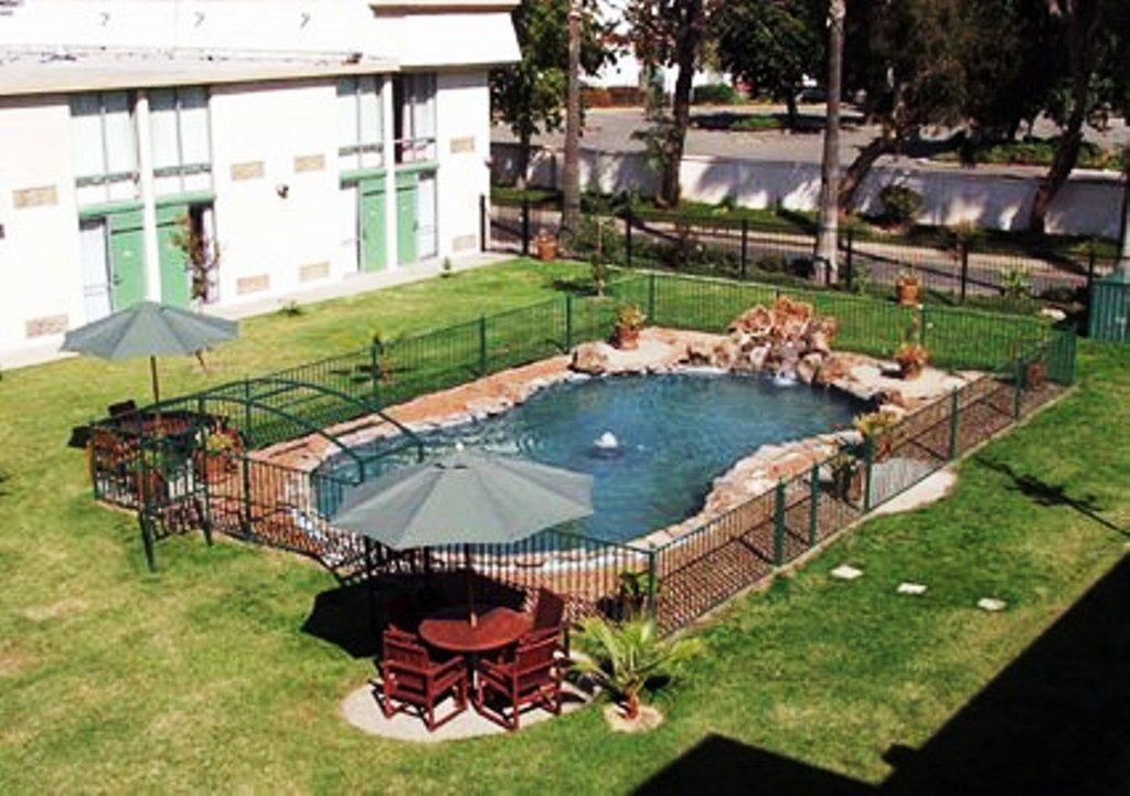 Clarion Inn Conference Center Modesto Esterno foto