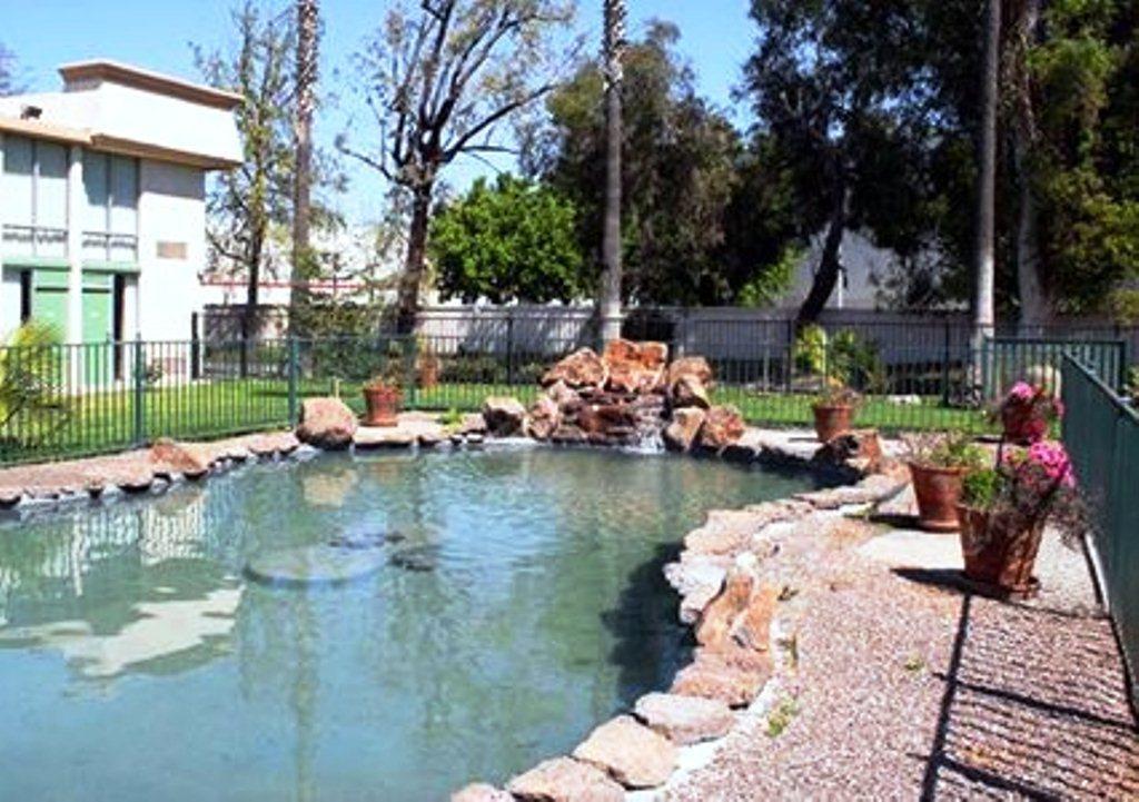 Clarion Inn Conference Center Modesto Esterno foto