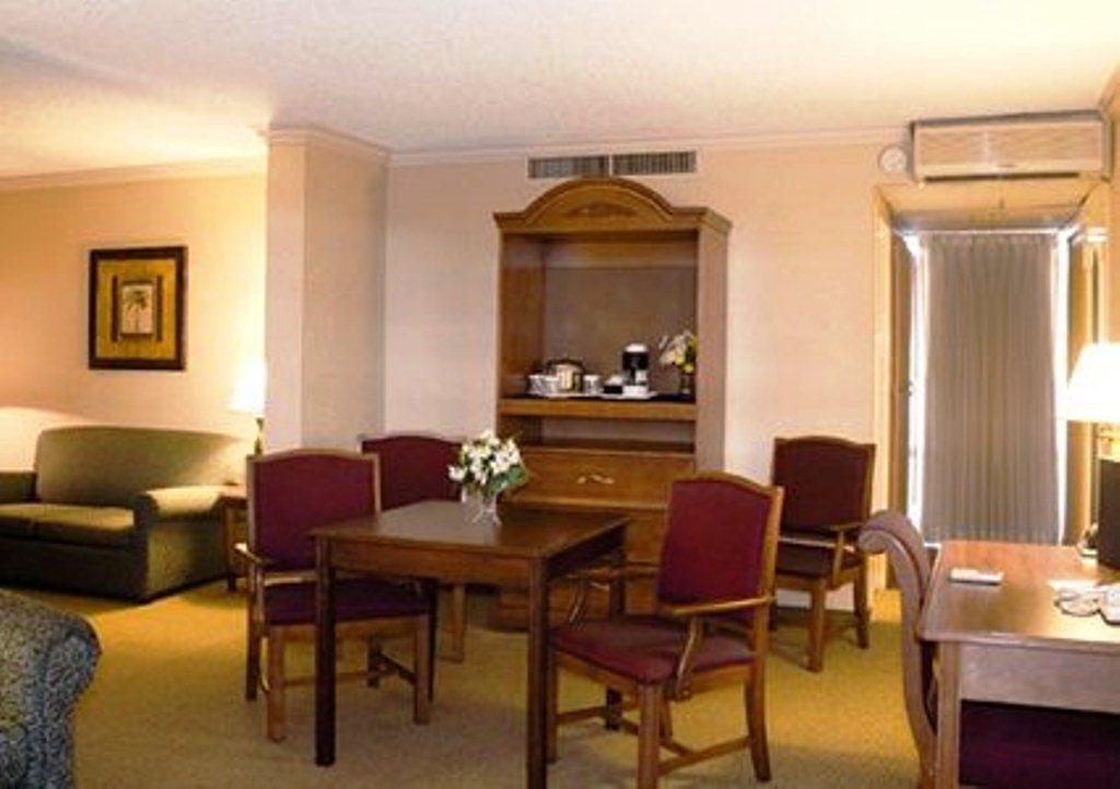 Clarion Inn Conference Center Modesto Esterno foto