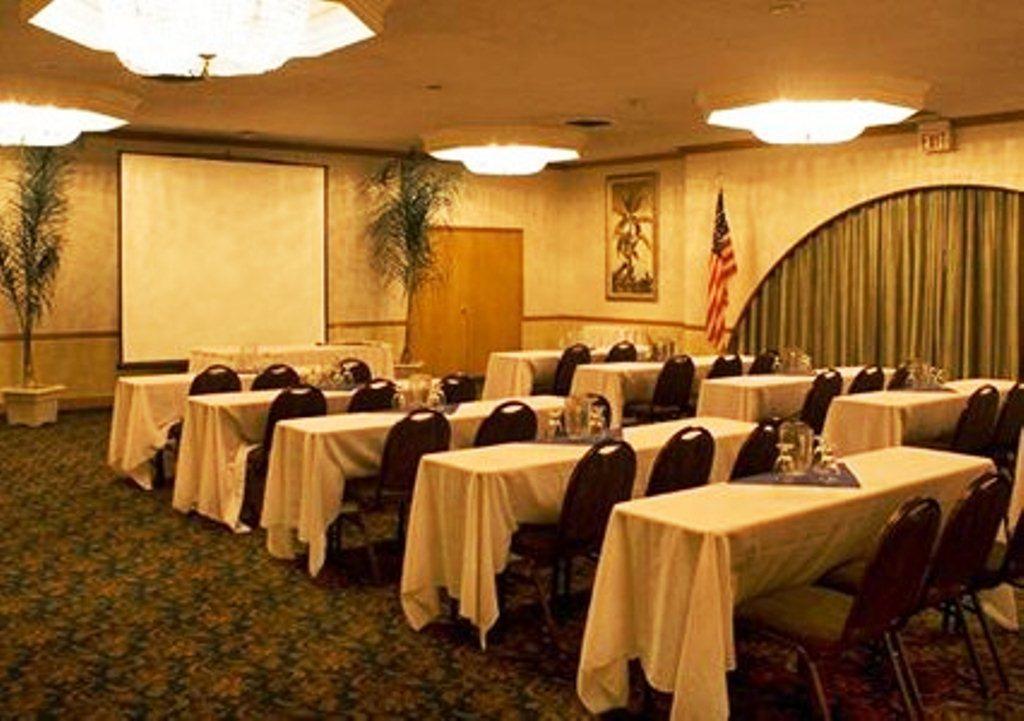 Clarion Inn Conference Center Modesto Esterno foto