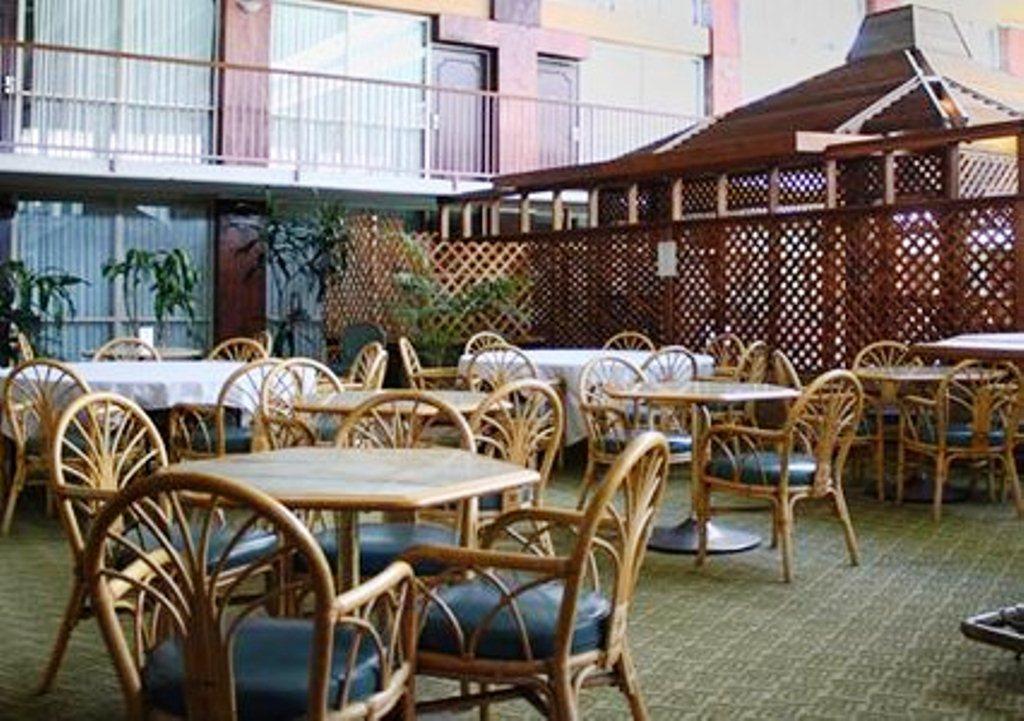 Clarion Inn Conference Center Modesto Esterno foto