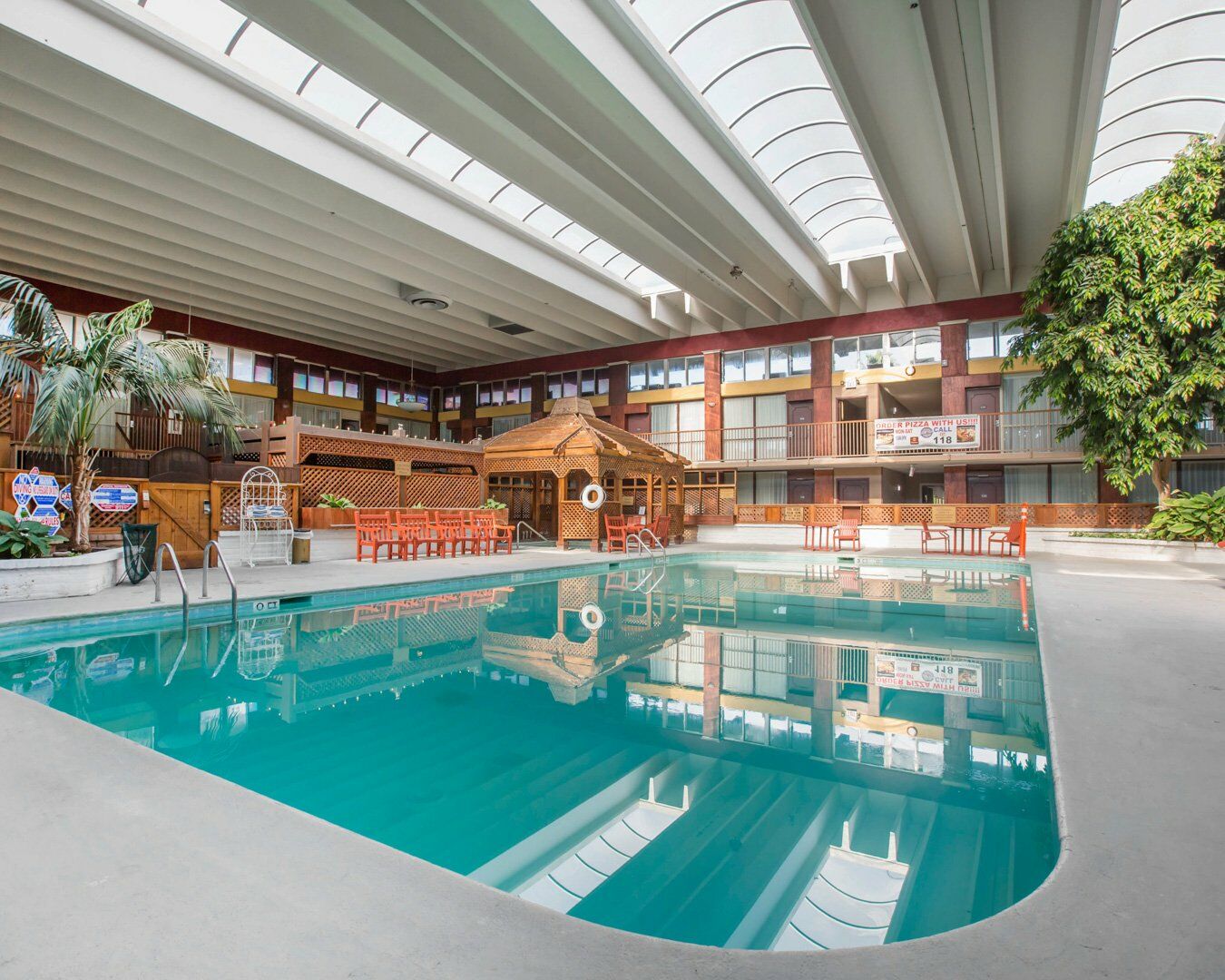 Clarion Inn Conference Center Modesto Esterno foto